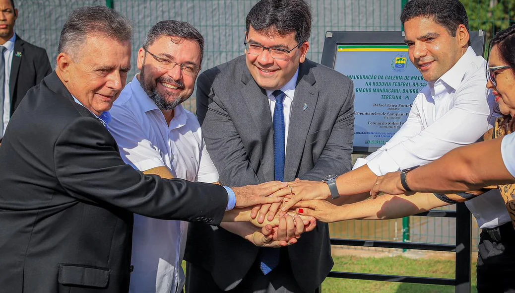 Rafael Fonteles entrega reforma das obras da galeria da BR 343