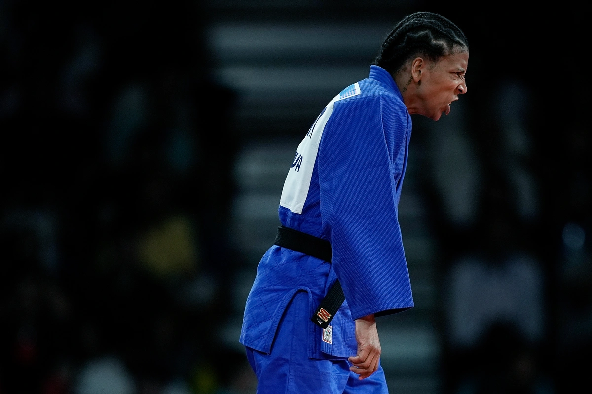 Rafaela Silva perde a disputa do bronze e fica com o 4º lugar em Paris