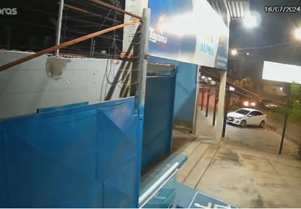 Roubo de veículo em padaria na Avenida Higino Cunha