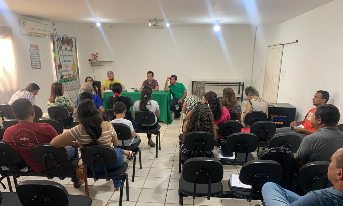Secretaria de Educação de Esperantina realiza reunião sobre transporte escolar