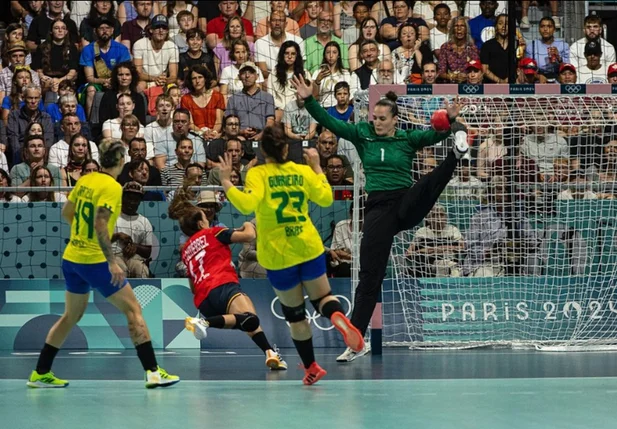 Seleção feminina de handebol vence a Espanha