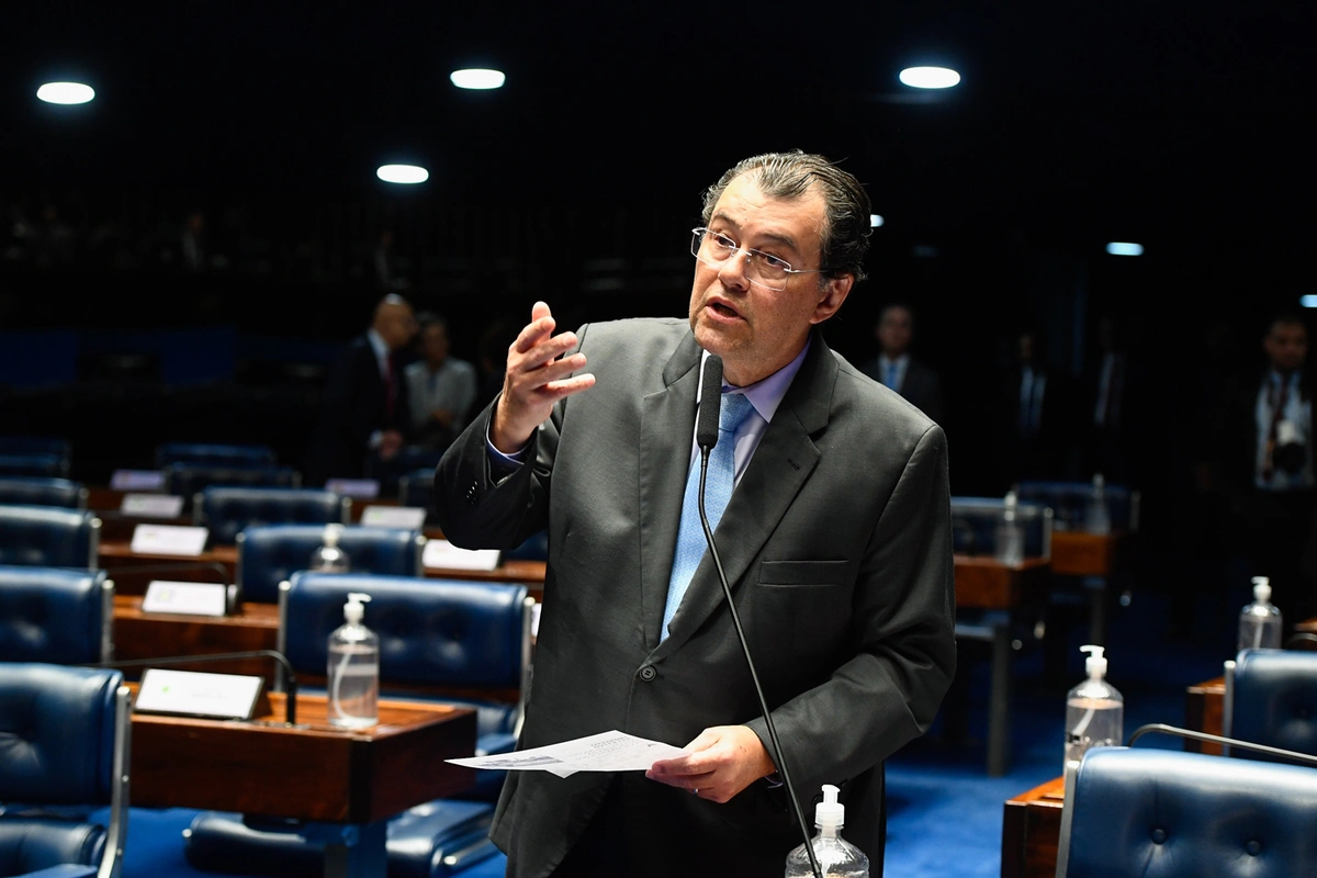 Senador Eduardo Braga (MDB-AM).
