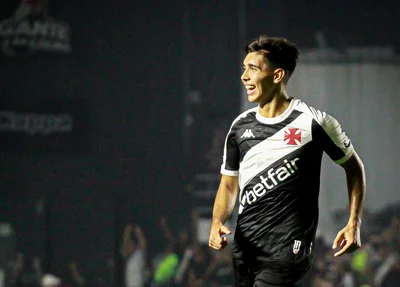 Sforza garantiu a vitória do Vasco com gol de falta