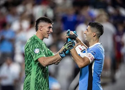 Suárez e Rochet comemoram vitória nos pênaltis
