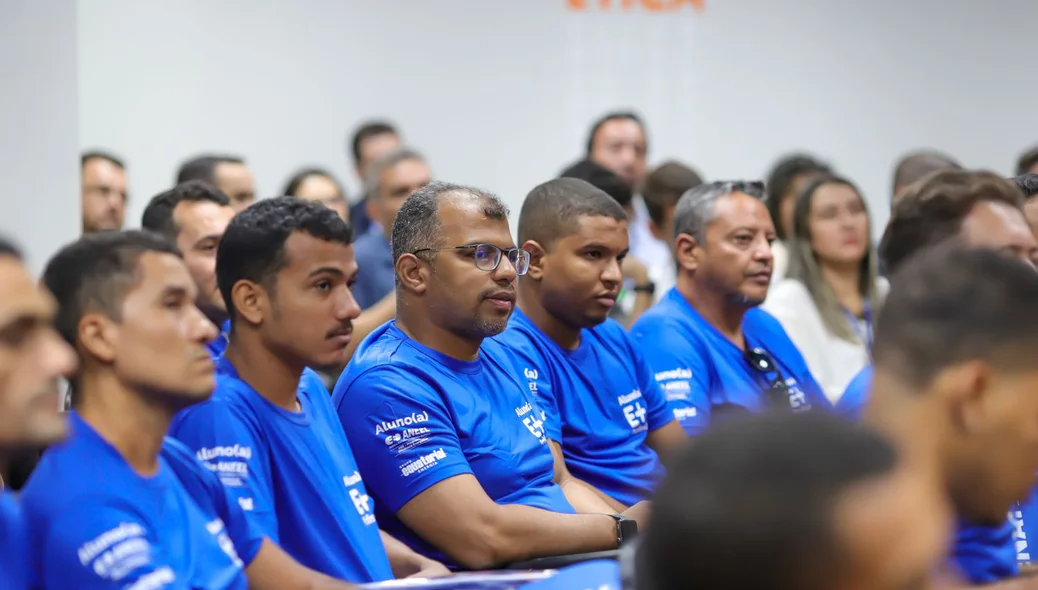 Turma da Escola de Eletricistas
