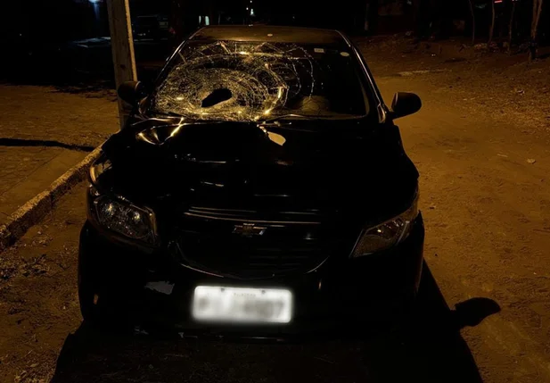 Veículo abandonado no povoado Bentivi