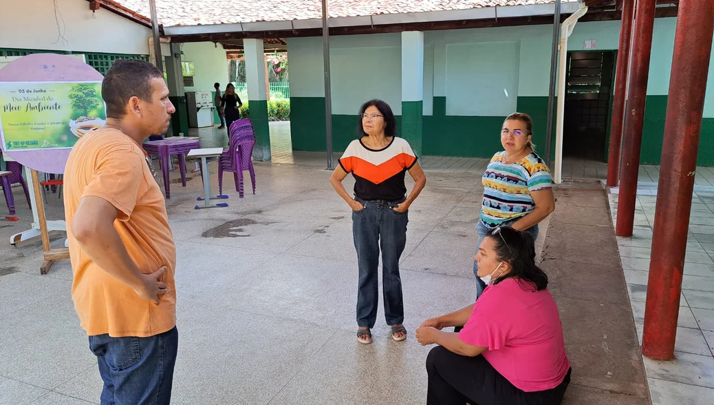 A prefeita esteve no local