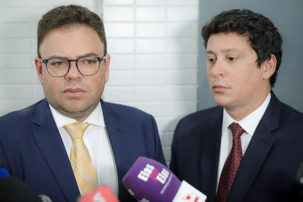 Aluísio Sampaio e VIctor Linhares