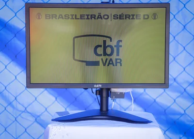 Cabine do VAR na partida entre Altos e Treze