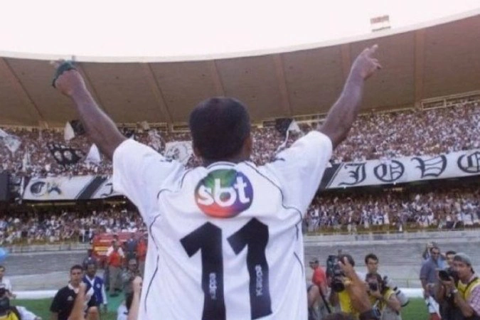 Camisa do Vasco com a logo do SBT