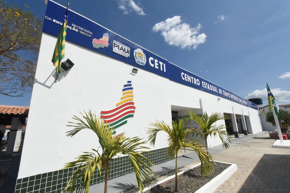 Centro Estadual de Tempo Integral (Ceti) Wall Ferraz