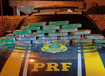 Cocaína encontrada no carro do casal durante abordagem da PRF