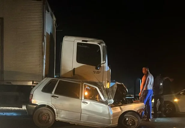 Condutor do Fiat Uno Mille morreu na hora