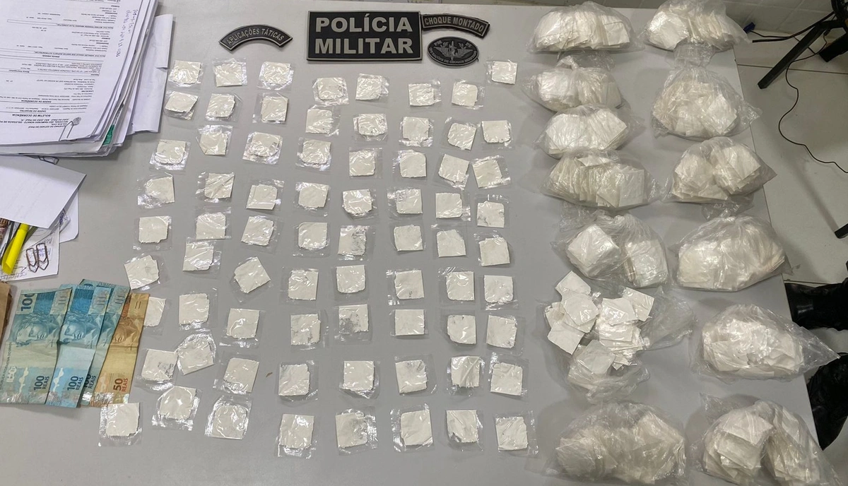 Em uma residência foram encontrados 1.300 papelotes de cocaína