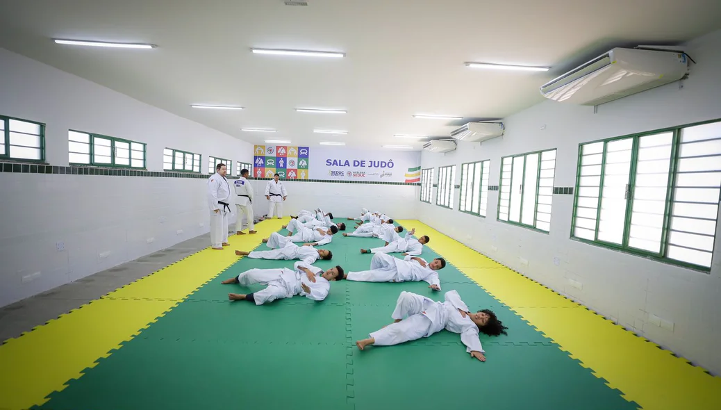 Ensino de judô na escola