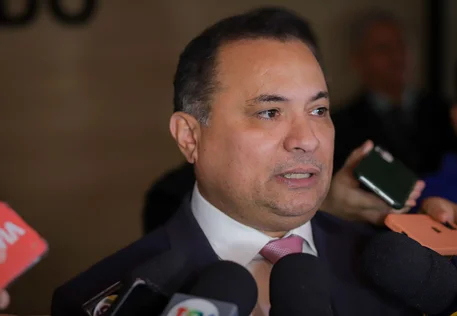 Evaldo Gomes diz que base de Rafael Fonteles já fechou apoio a Marcelo Castro e Júlio César para o Senado