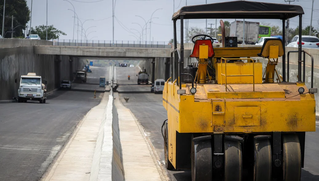Maquinário nas obras de rebaixamento da Avenida João XXIII vai desafogar o tráfego