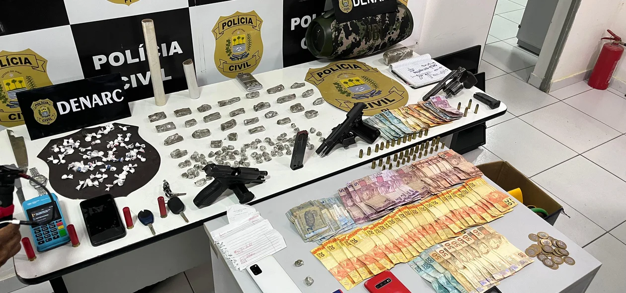 Material apreendido durante Operação Denarc 50