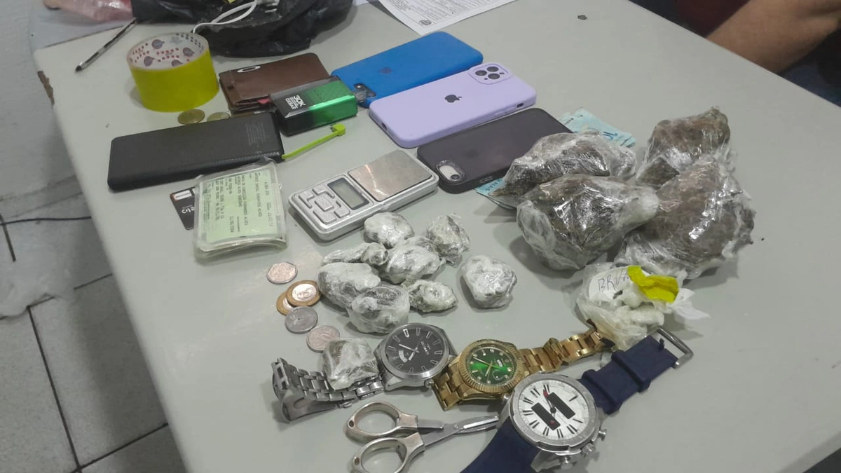 Material apreendido pela Polícia Militar