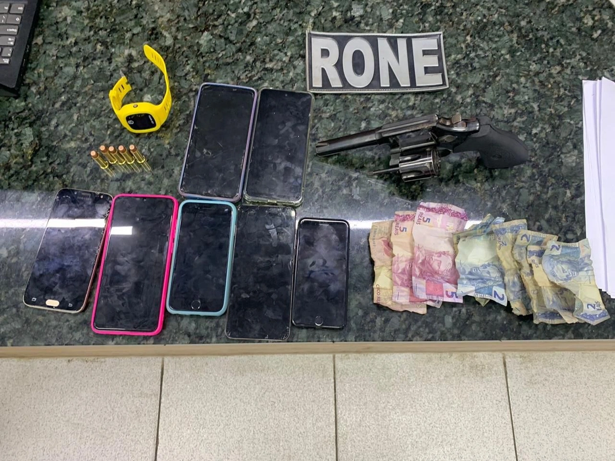 Material apreendido pela Polícia Militar