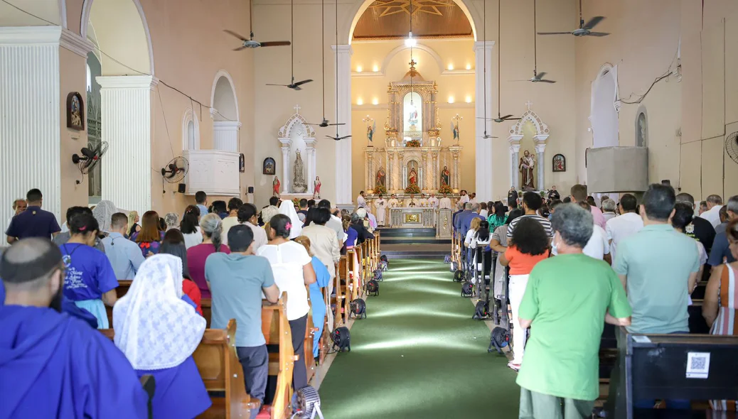 Missa solene foi presidida pelo arcebispo de Teresina, Dom Juarez Marques