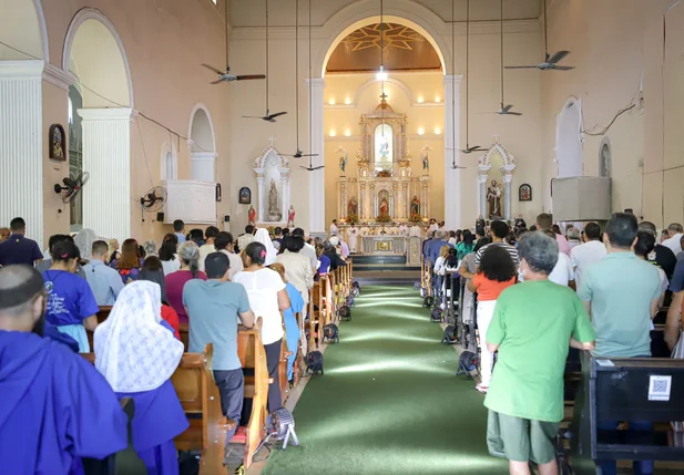 Missa solene foi presidida pelo arcebispo de Teresina, Dom Juarez Marques