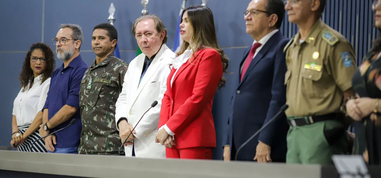 Políticos presentes na solenidade