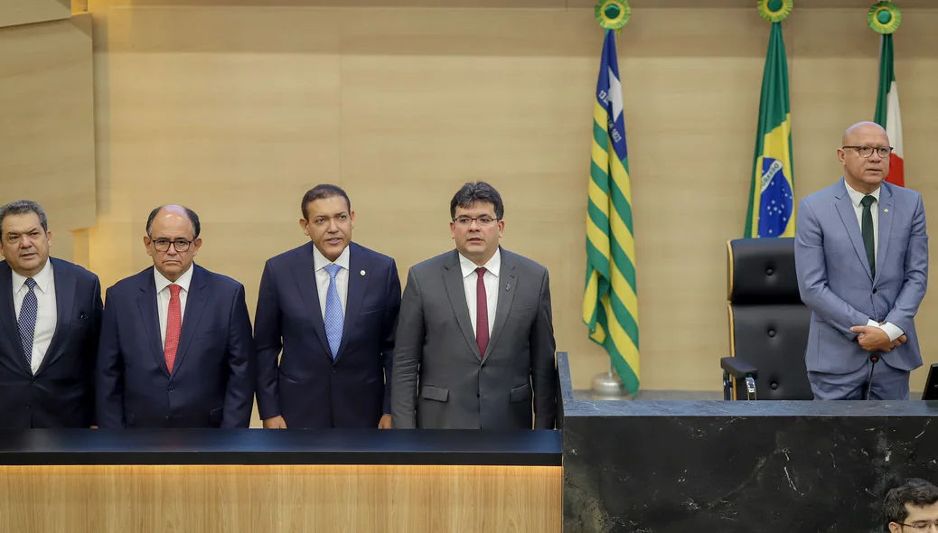 Rafael Fonteles na mesa de honra
