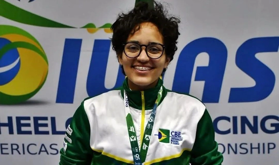 Rayssa Veras, atleta piauiense de esgrima com cadeiras de rodas