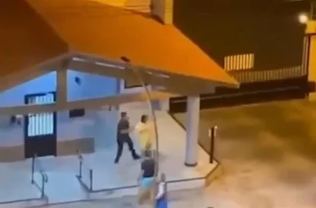 Vídeo mostrou momento que mulher é expulsa nua pelo marido