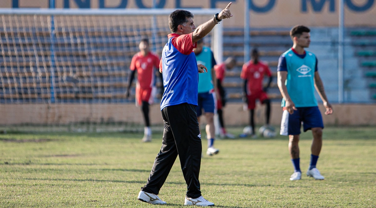 Wallace Lemos, técnico do Piauí