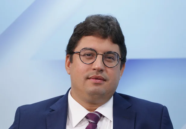 Advogado Carlos Júnior