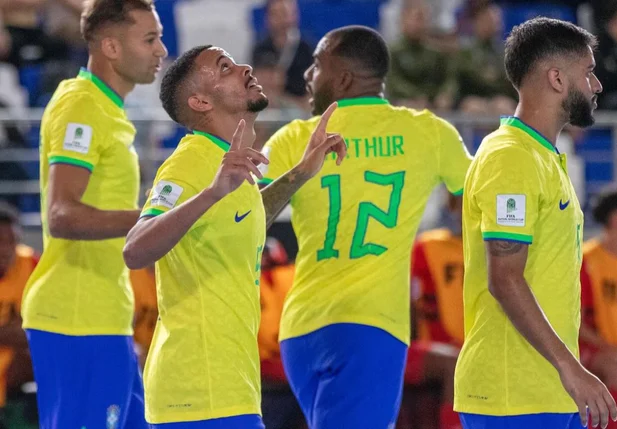 Brasil estreia na Copa do Mundo de Futsal com goleada sobre Cuba