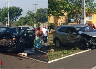 Carros ficaram destruídos após acidente em Piripiri