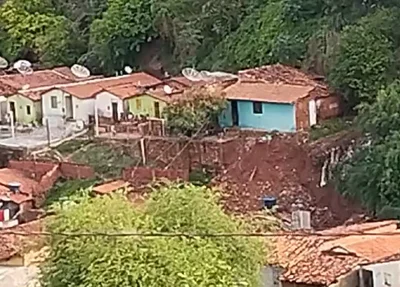 Casa desaba em Picos