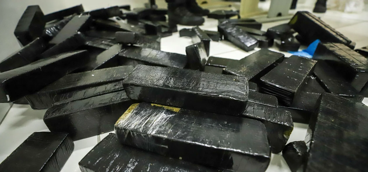 Casal membro do PCC distribuía as drogas para as bocas de fumo
