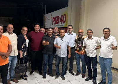 Celso Henrique (ao centro) assume diretório municipal do PSB em Teresina