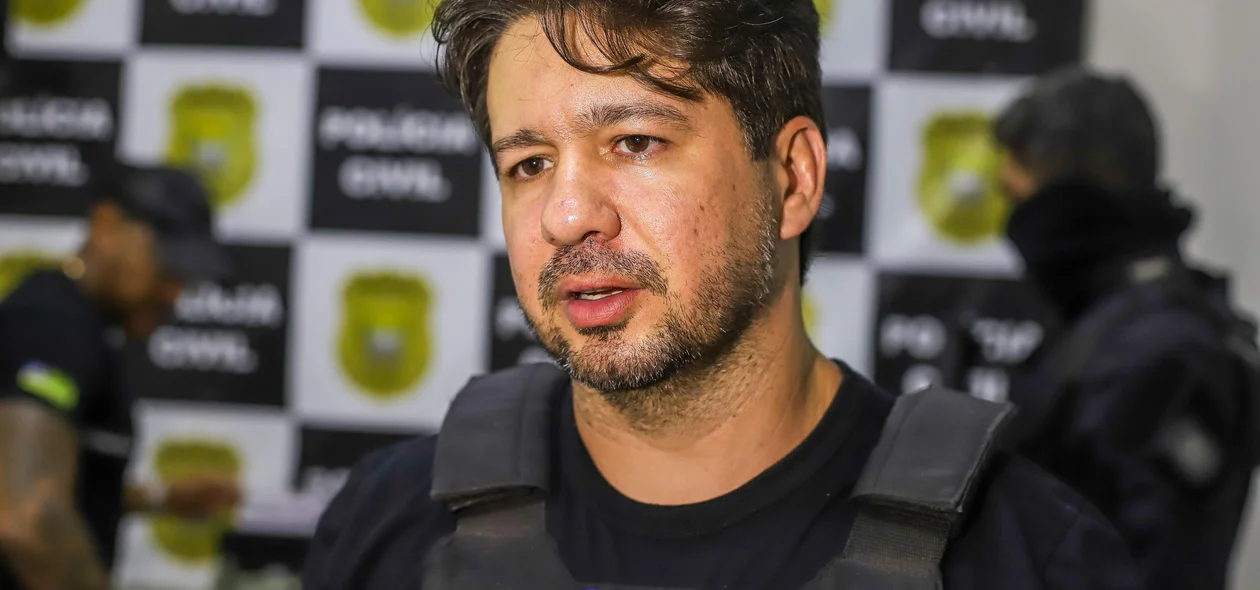Coordenador do DENARC, delegado Samuel Silveira