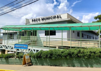 Fachada da prefeitura de Carmo do Rio Claro