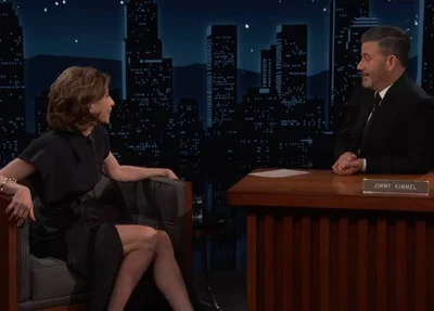 Fernanda Torres concede entrevista ao Jimmy Kimmel