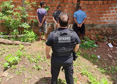Homens presos pelo Denarc no bairro Pedra Mole