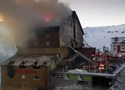 Hotel incendiado na Turquia
