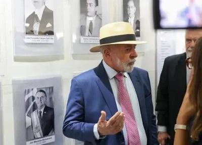 Lula dá bronca em auxiliar e pede que galeria do Planalto cite ‘mentiras’ de Bolsonaro