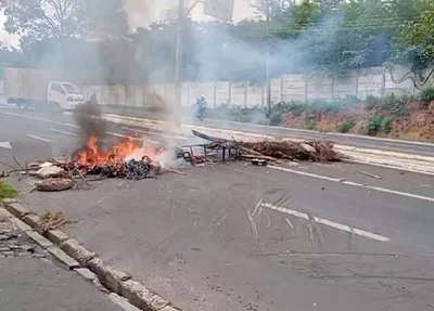 Manifestação na Avenida Presidente Kennedy