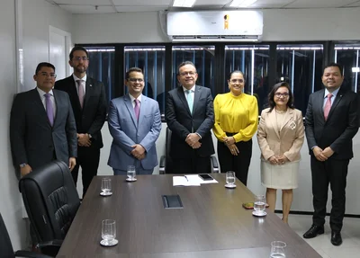 Presidente do TRE-PI recebeu o presidente da OAB-PI e sua diretoria