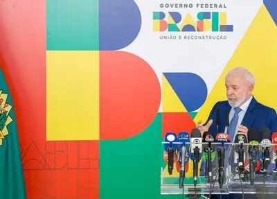 Presidente Lula durante coletiva de imprensa