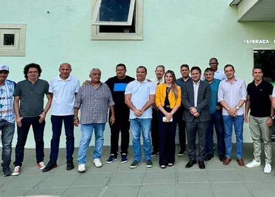 Representantes dos clubes, da FFP e do Governo do Estado