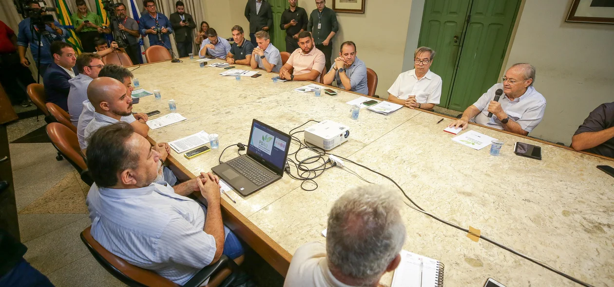 Reunião no Palácio da Cidade