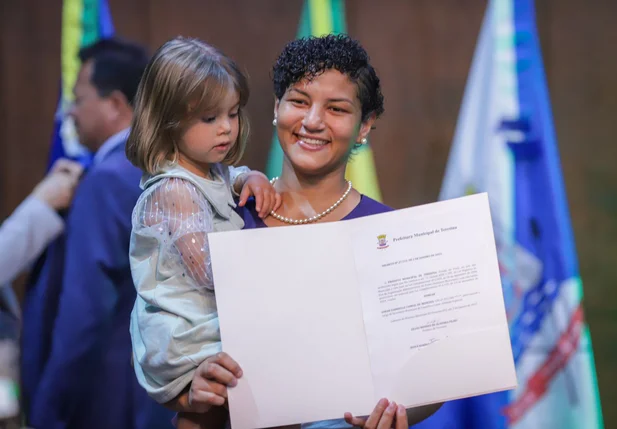 Sarah Menezes