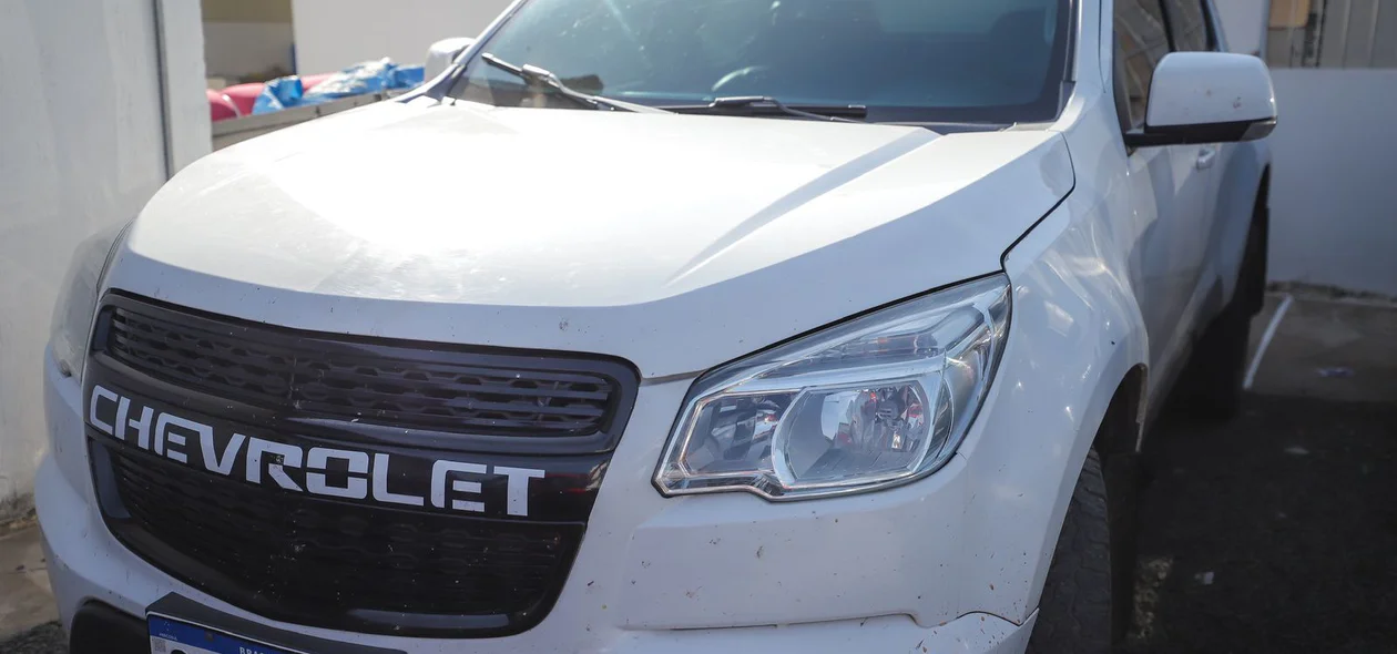 Seis carros de luxo foram apreendidos